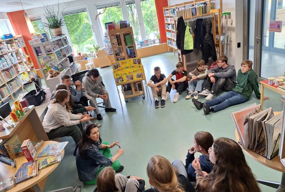 MS Schüler/innen besuchen die Gemeindebücherei